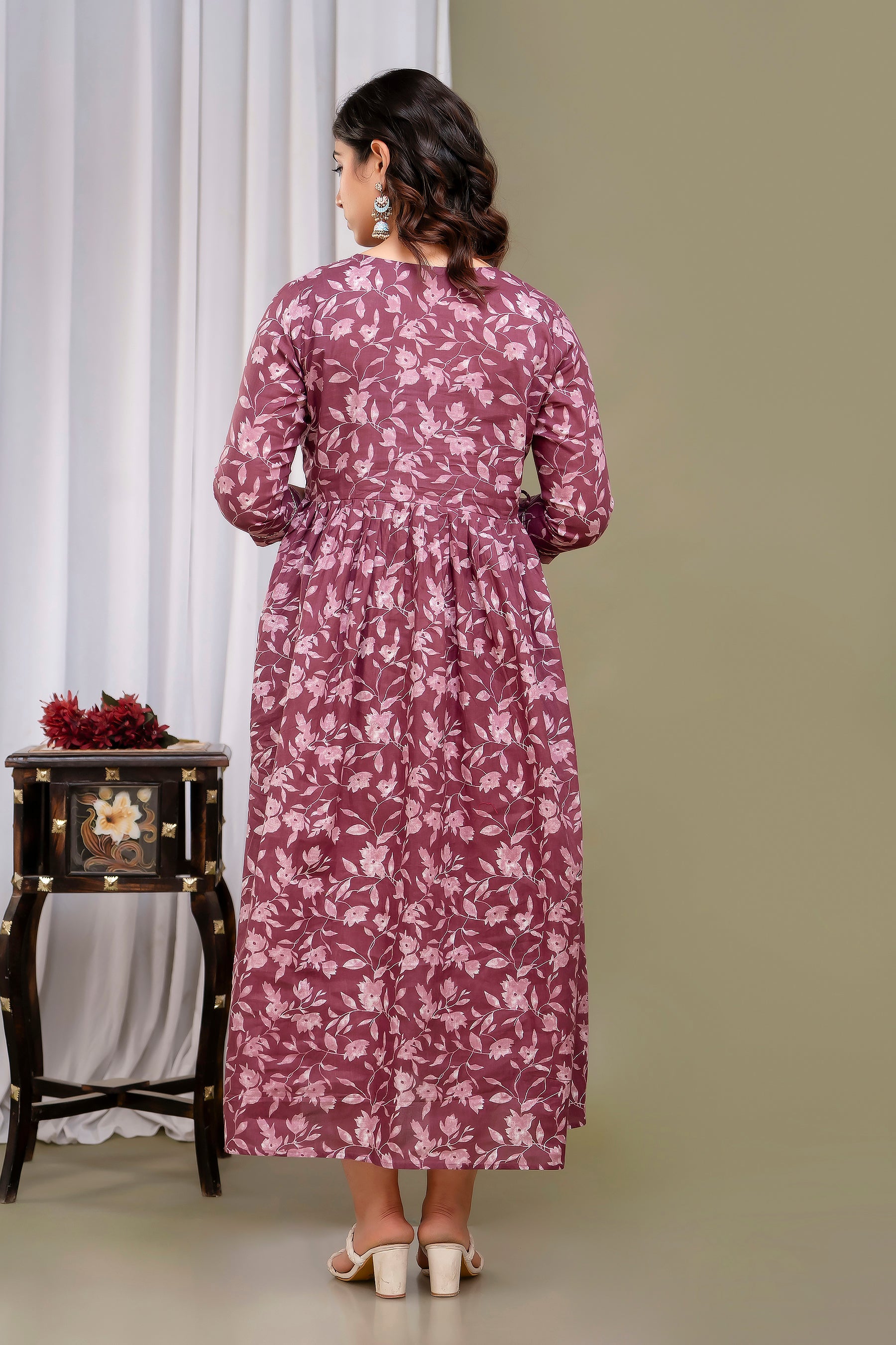 Majestic divas Cotton Dusty Mauve Floral Printed Maternity Feeding Kurta Dress with Dual Zippers