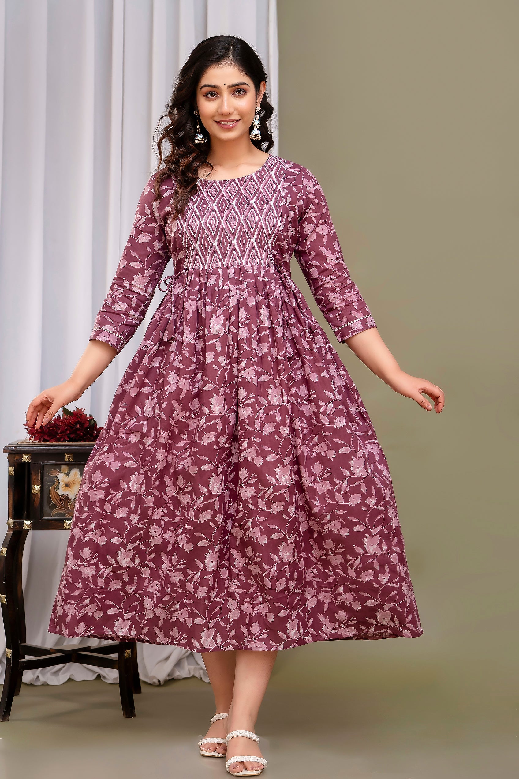 Majestic divas Cotton Dusty Mauve Floral Printed Maternity Feeding Kurta Dress with Dual Zippers Secondary image