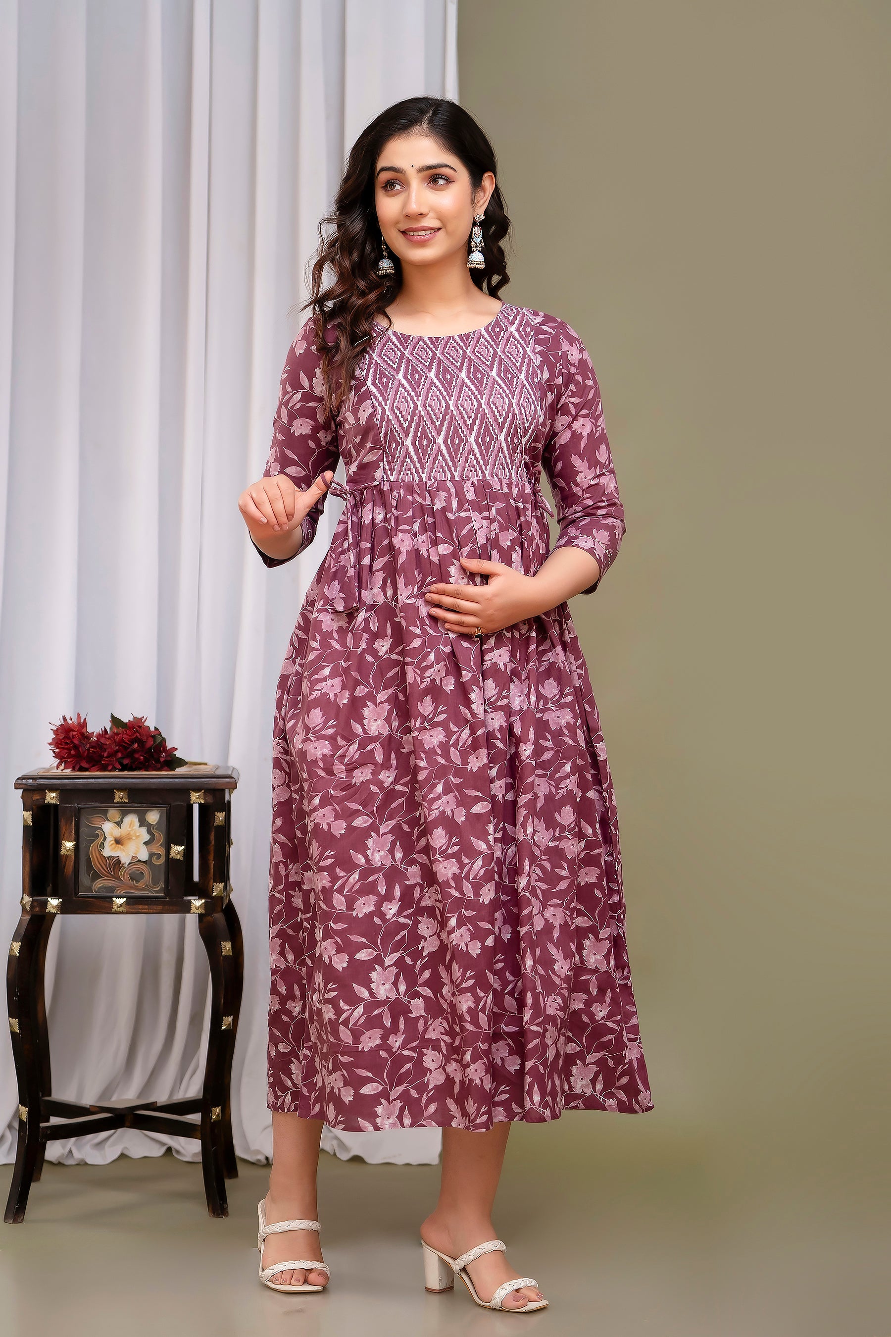 Majestic divas Cotton Dusty Mauve Floral Printed Maternity Feeding Kurta Dress with Dual Zippers Main image