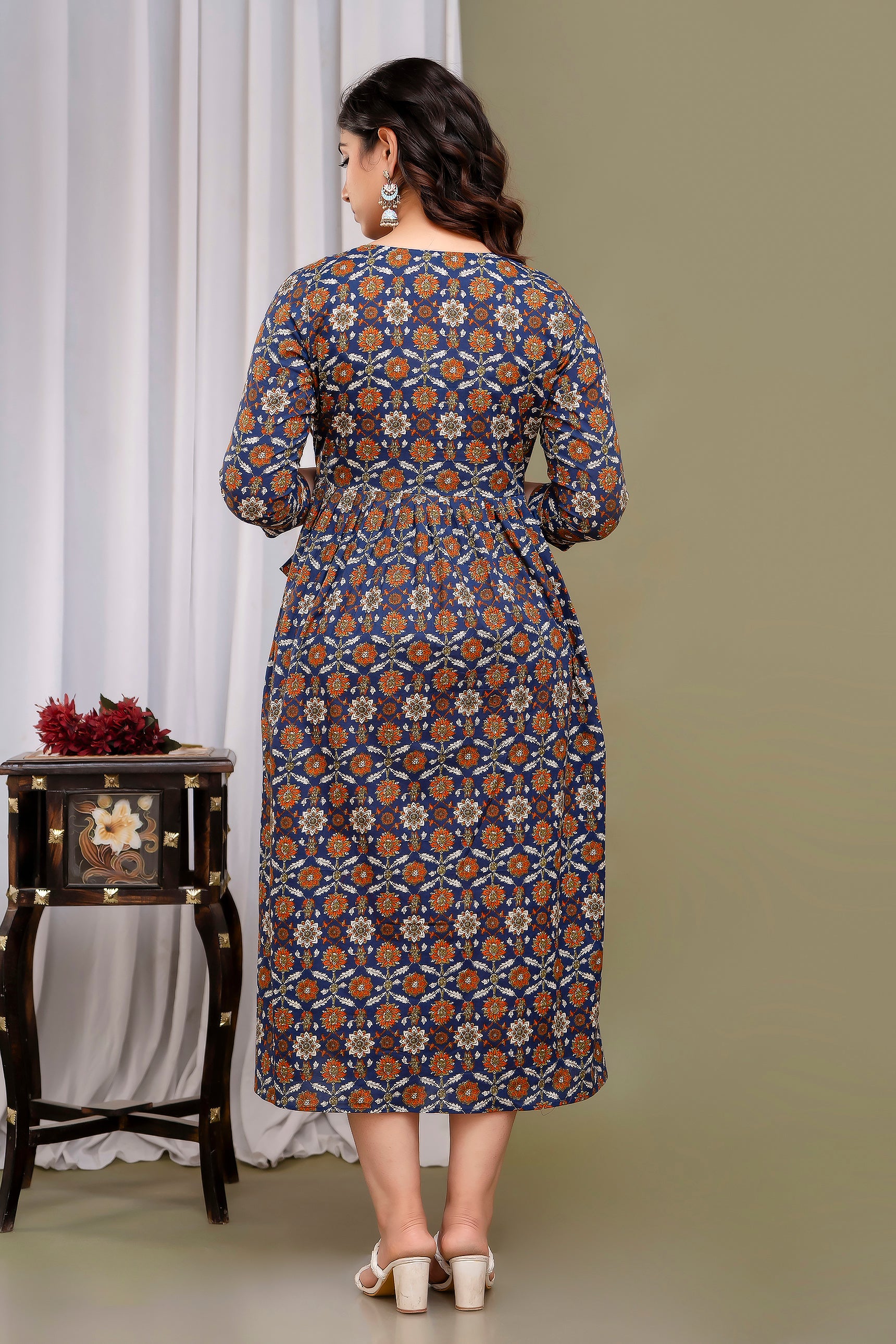 Majestic divas Cotton Indigo Blue Floral Printed Maternity Feeding Kurta Dress with Dual Zippers Secondary image