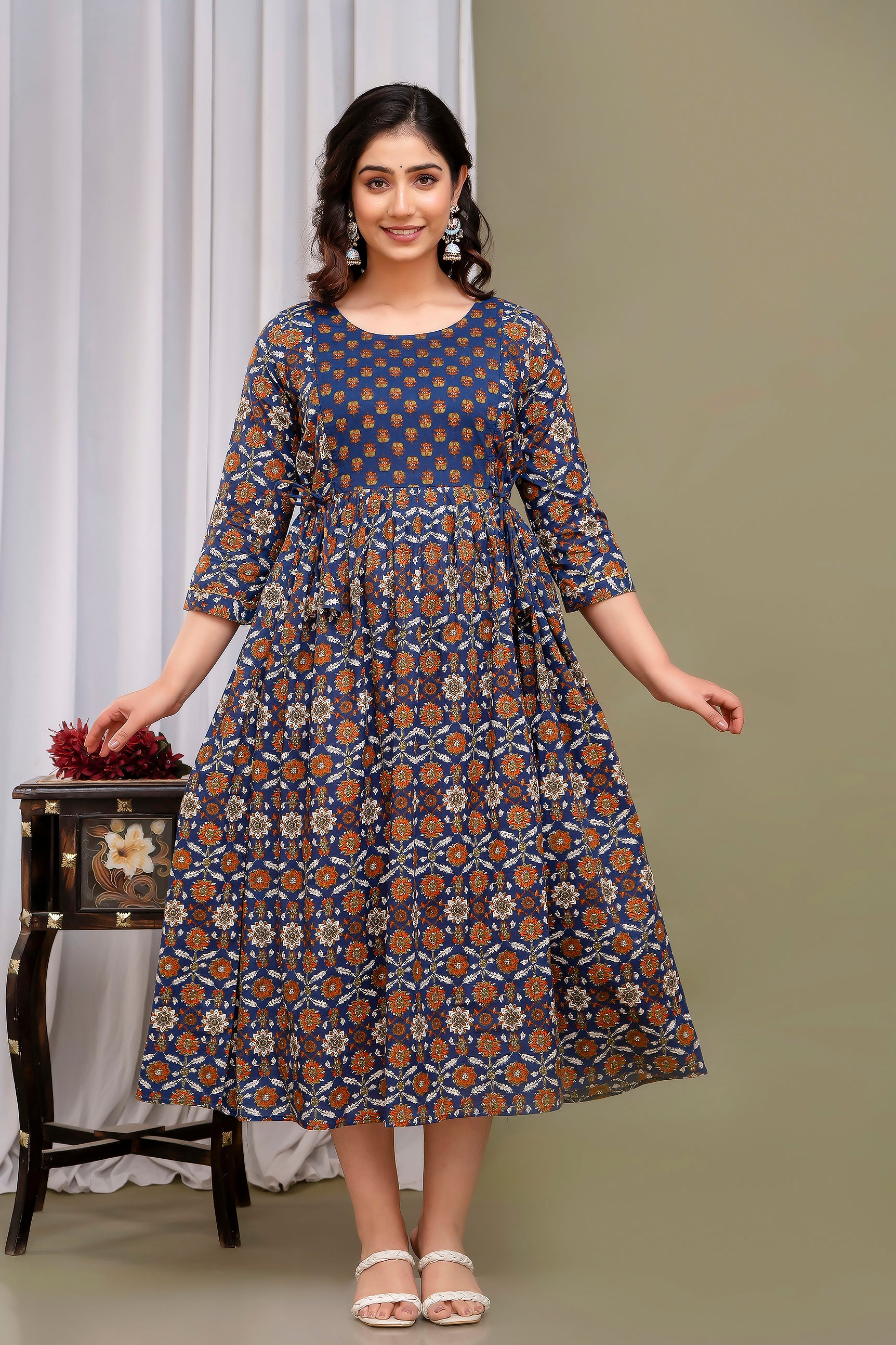 Majestic divas Cotton Indigo Blue Floral Printed Maternity Feeding Kurta Dress with Dual Zippers