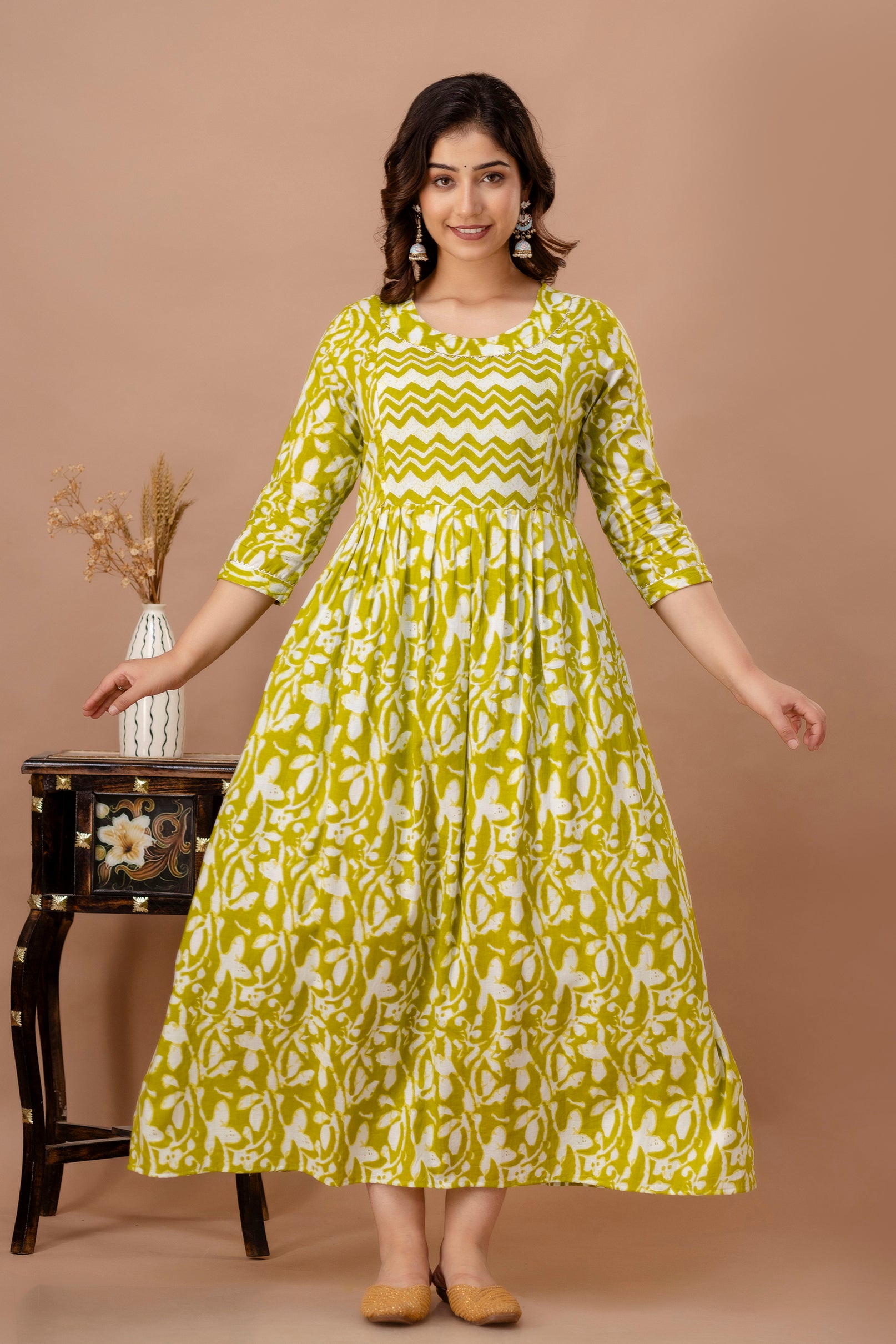 Majestic divas Cotton Lime Green Abstract Floral Printed Maternity Feeding Kurta Dress with Dual Zippers Main image