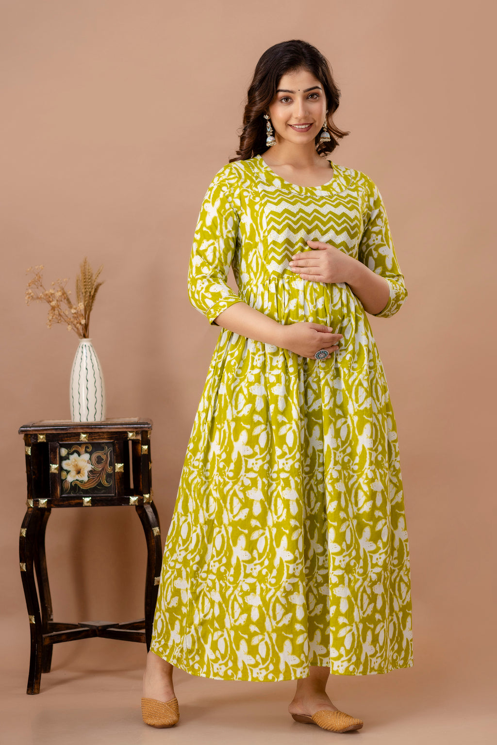 Majestic divas Cotton Lime Green Abstract Floral Printed Maternity Feeding Kurta Dress with Dual Zippers