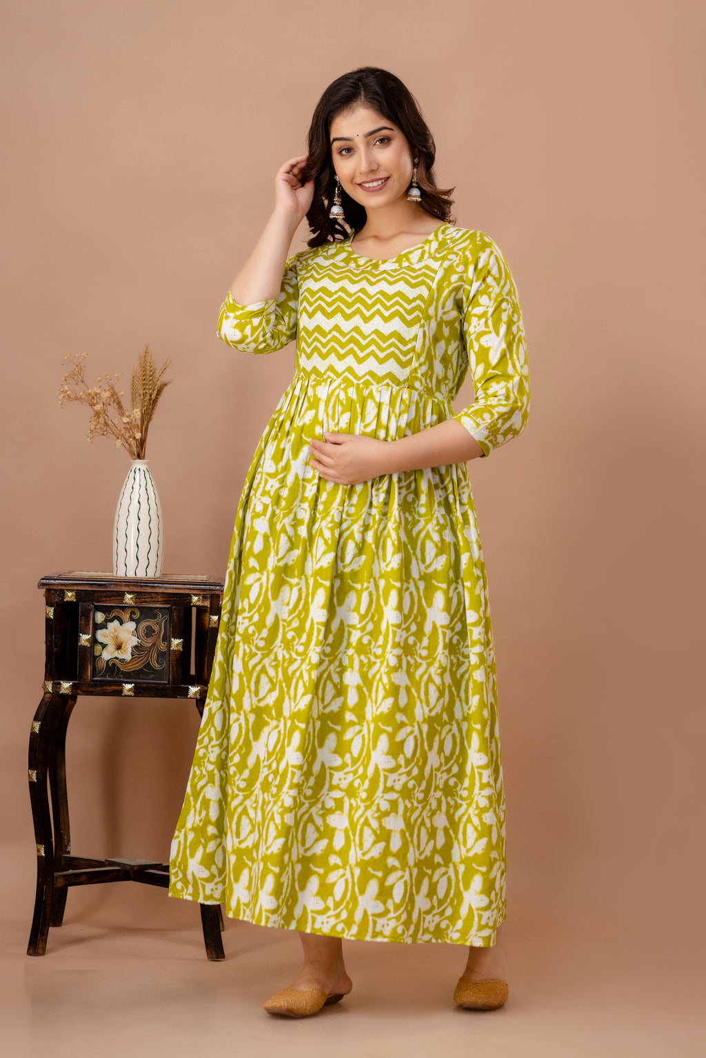 Majestic divas Cotton Lime Green Abstract Floral Printed Maternity Feeding Kurta Dress with Dual Zippers