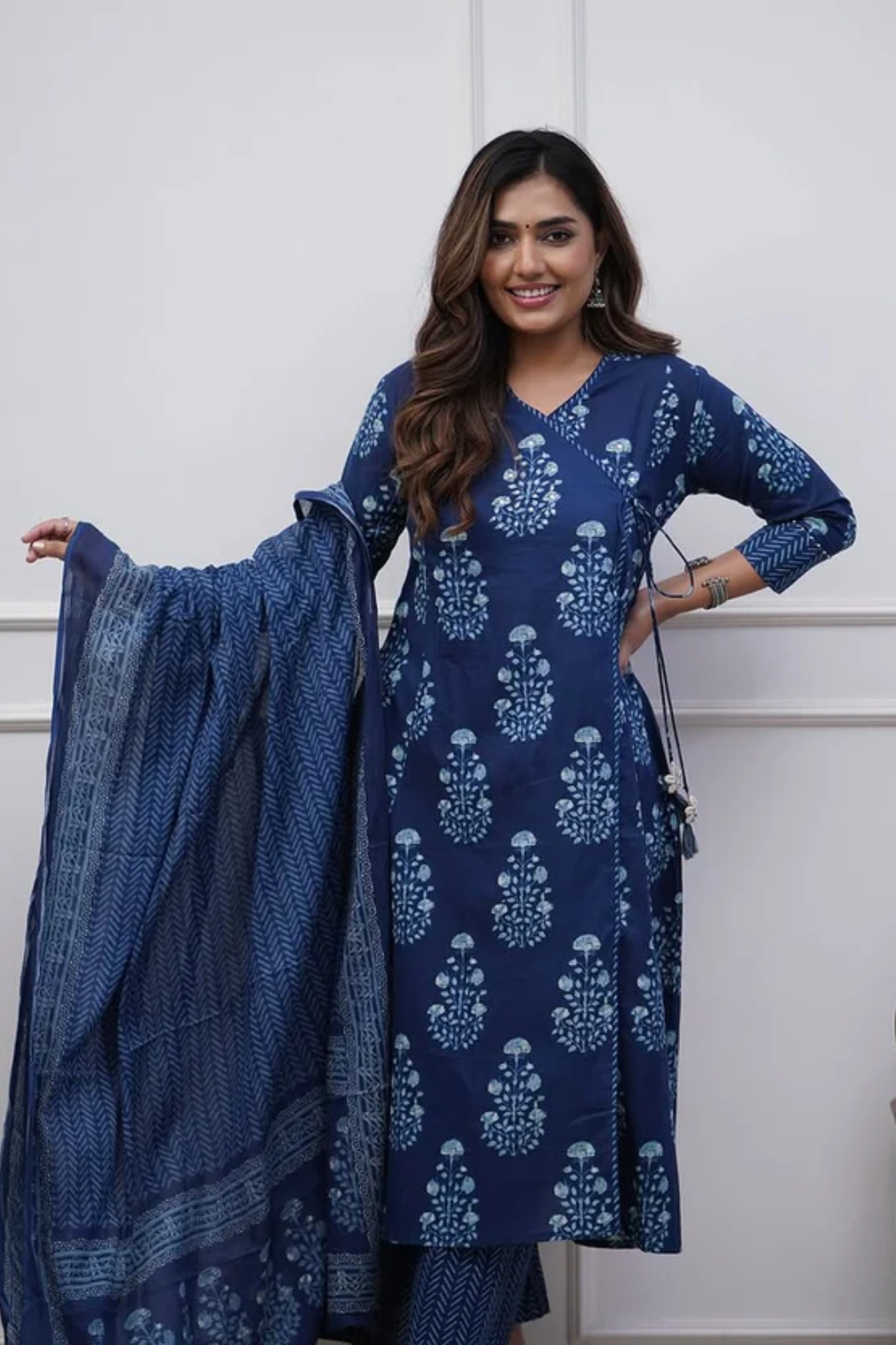 Majestic Diva's Indigo Blue Printed Dupatta Set