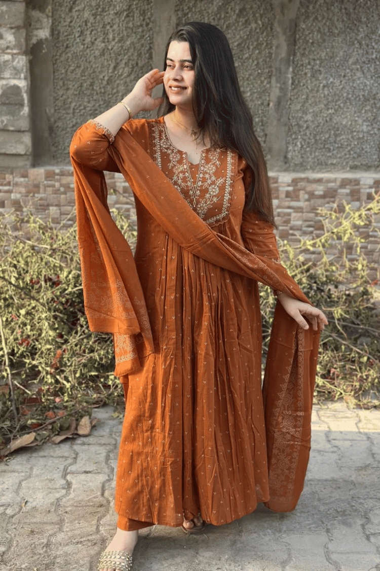 Majestic Diva's Rust Brown Embroidered Dupatta Set