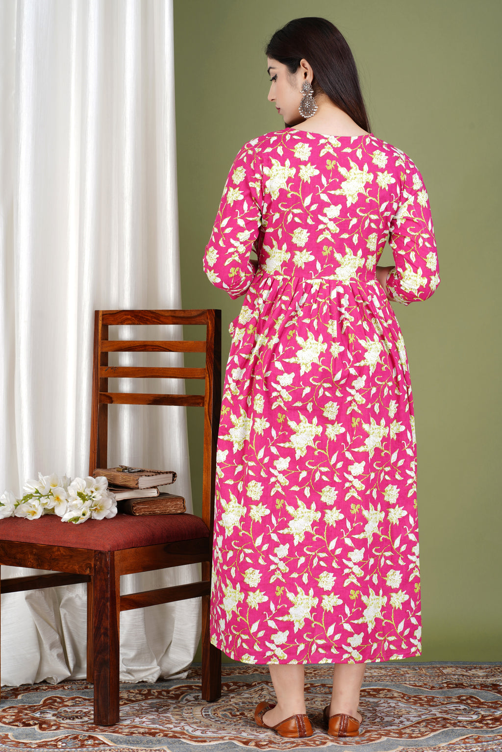 Majestic divas Cotton Pink Floral & Chevron Printed Maternity Feeding Kurta Dress with Dual Zippers