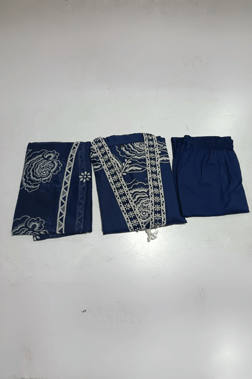 Majestic Diva's Navy Blue Floral Printed Dupatta Set