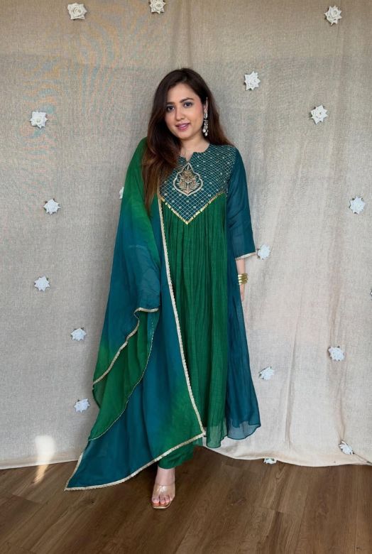 Royal Green Pure Mal Chanderi Anarkali Dupatta Set with Handwork Yoke & 2-Tone Shading Main image