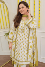 Majestic Diva's White & Mustard Floral Dupatta Set