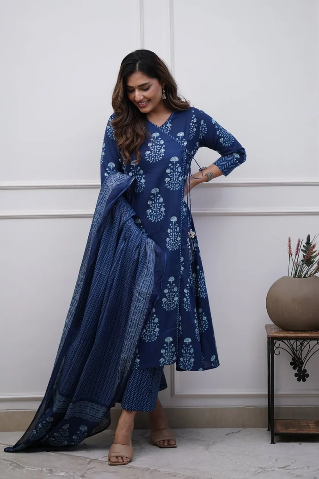 Majestic Diva's Indigo Blue Printed Dupatta Set