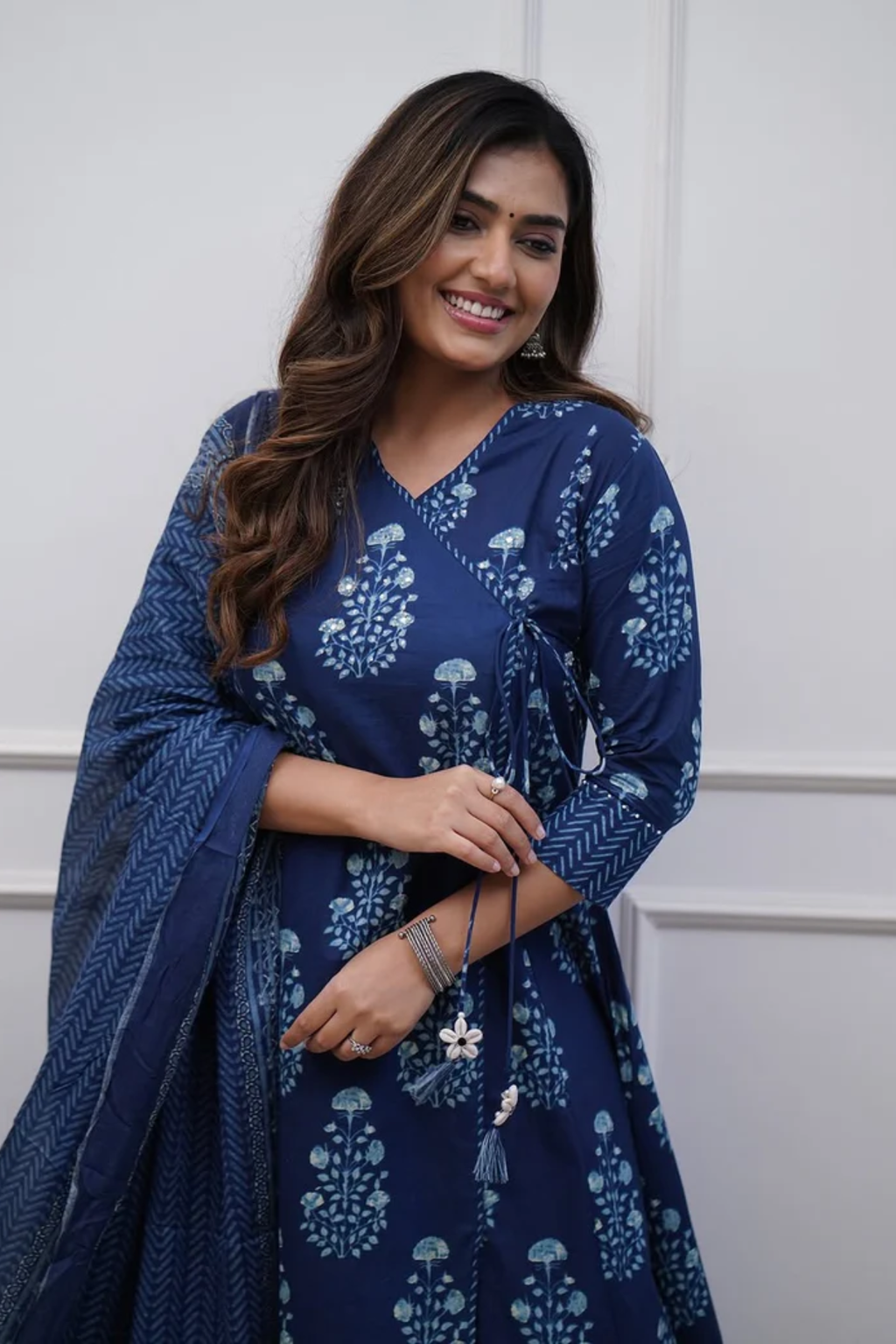 Majestic Diva's Indigo Blue Printed Dupatta Set