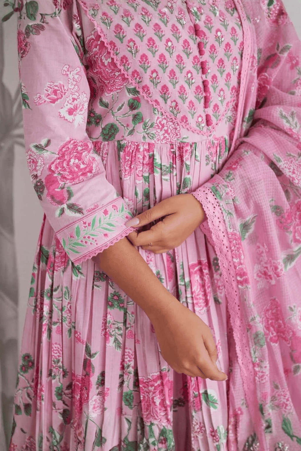 Majestic Diva's Pink Floral Printed Dupatta Set