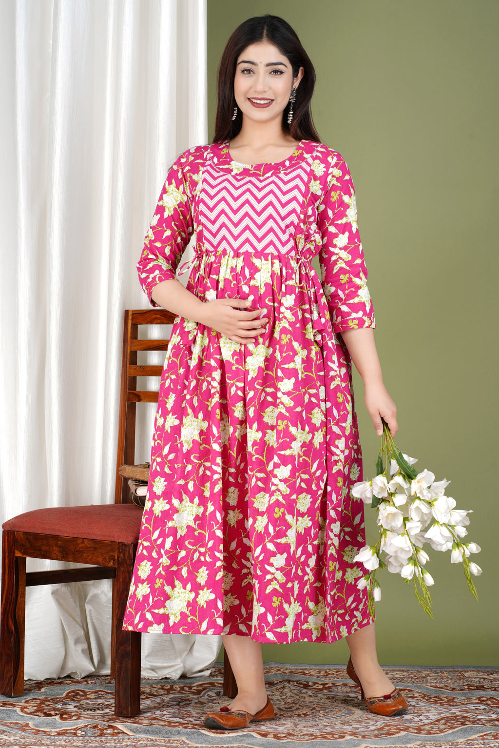 Majestic divas Cotton Pink Floral & Chevron Printed Maternity Feeding Kurta Dress with Dual Zippers