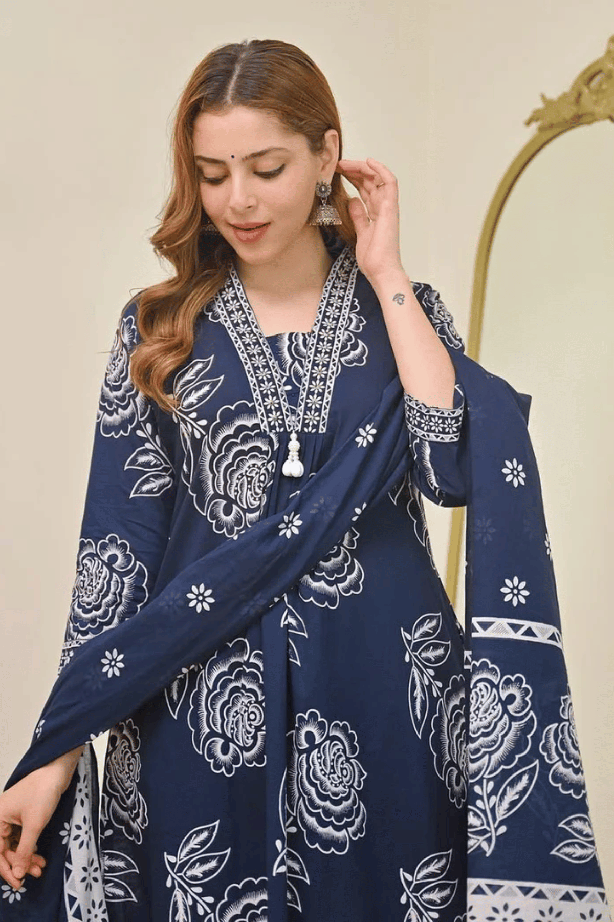 Majestic Diva's Navy Blue Floral Printed Dupatta Set Secondary image