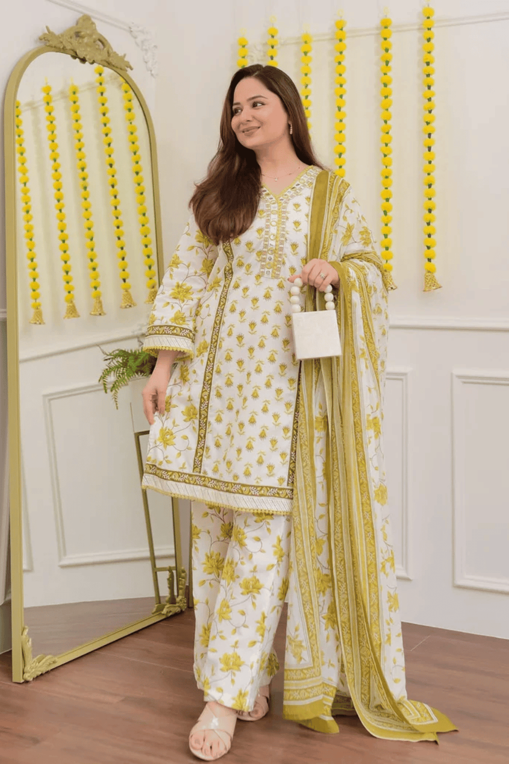Majestic Diva's White & Mustard Floral Dupatta Set