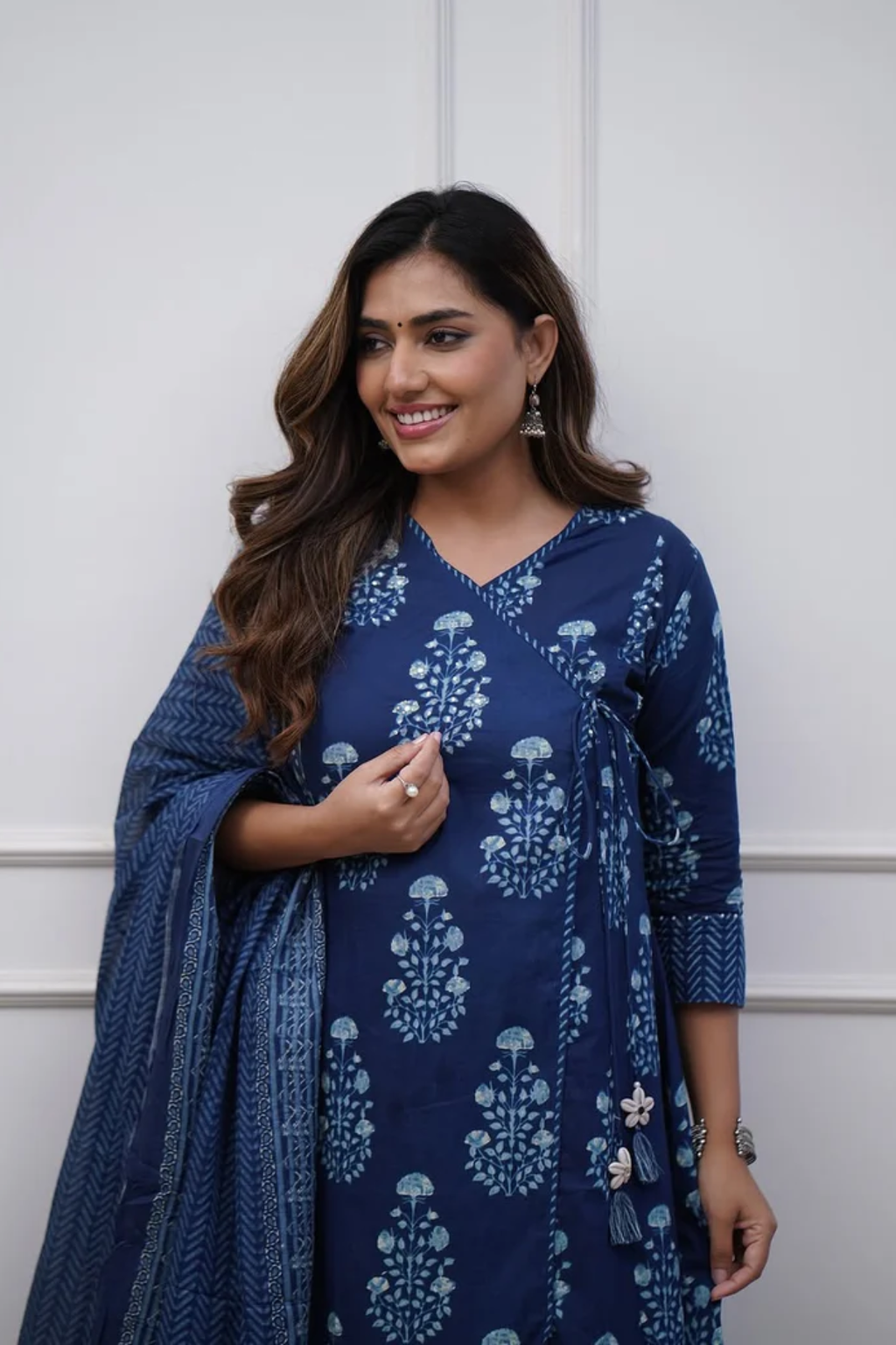 Majestic Diva's Indigo Blue Printed Dupatta Set