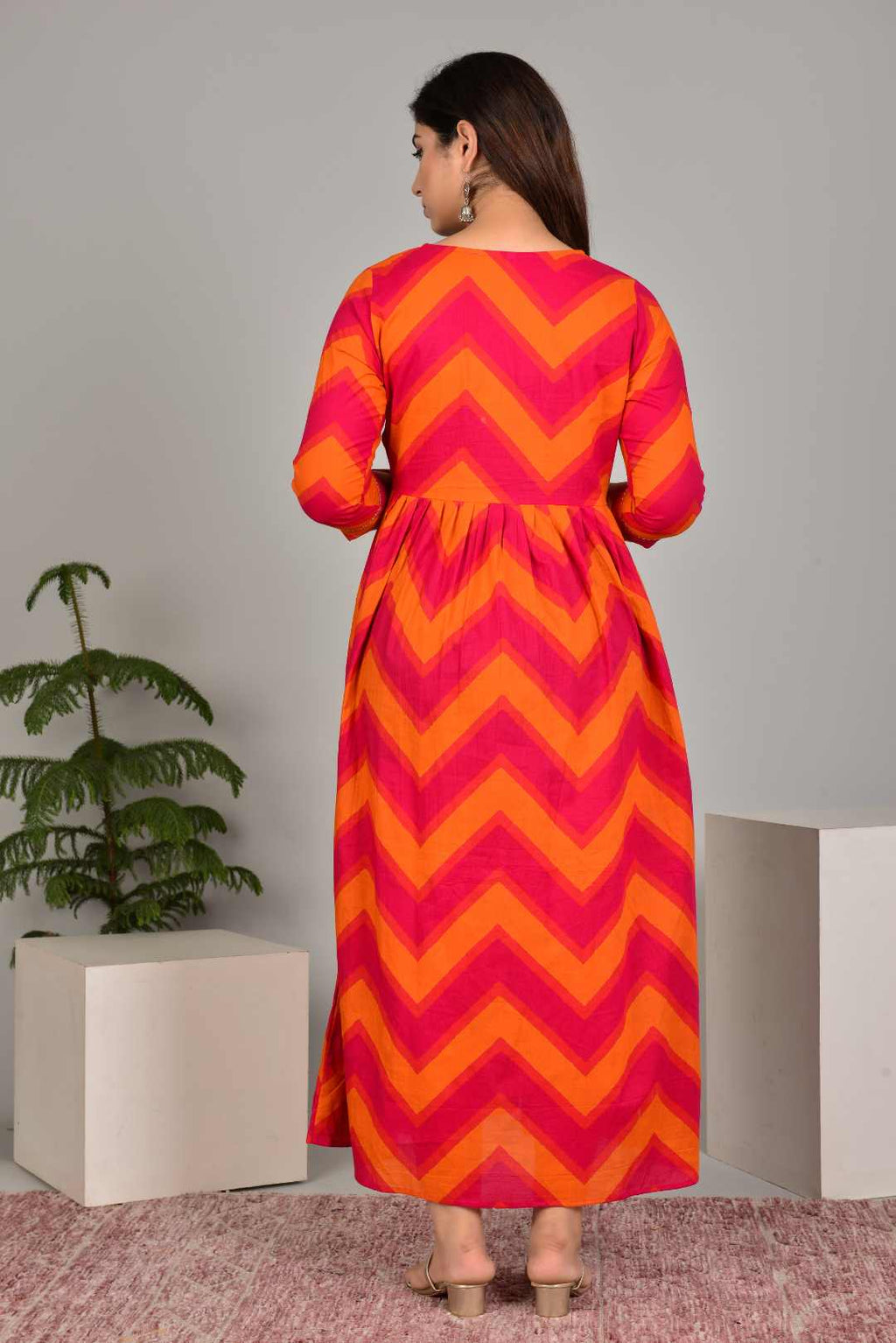 Majestic divas Cotton Pink Orange Chevron Zigzag Printed Maternity Feeding Kurta Dress with Dual Zippers