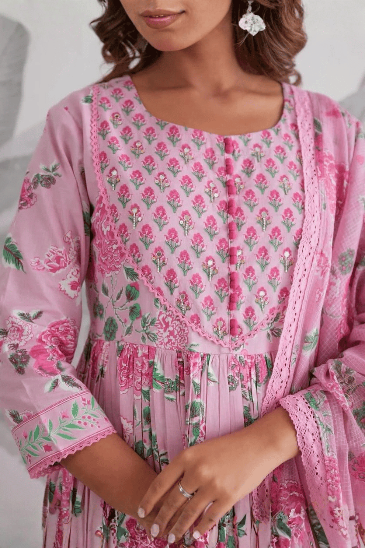 Majestic Diva's Pink Floral Printed Dupatta Set