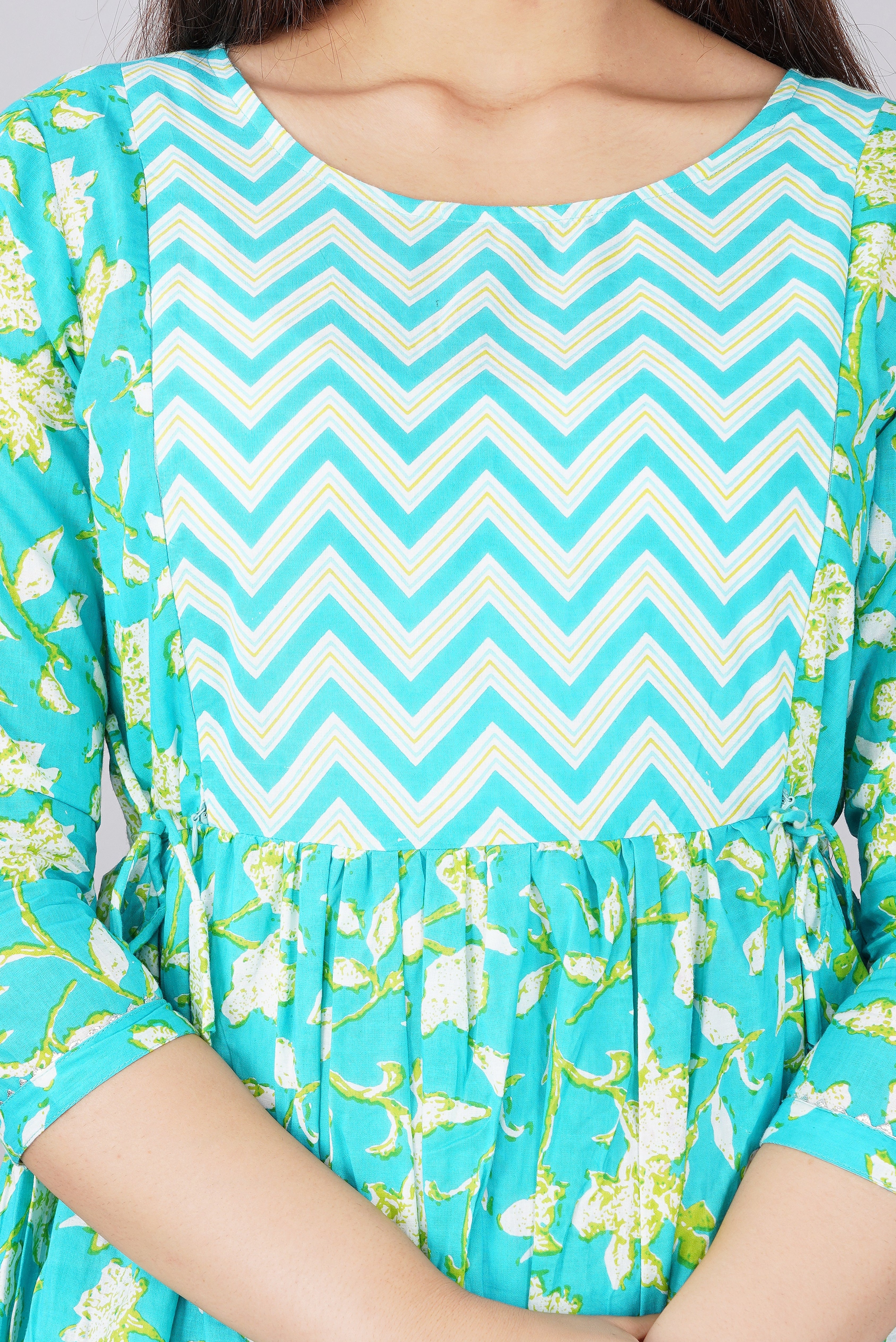 Majestic divas Cotton Aqua Blue White Floral Printed Maternity Feeding Kurta Dress with Dual Zippers