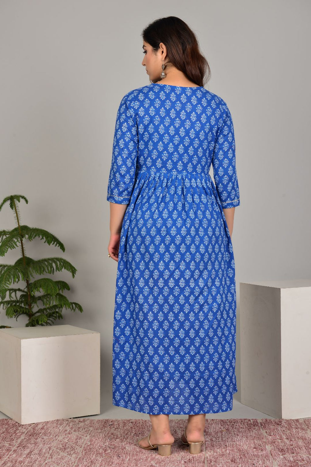 Majestic divas Cotton Blue White Buta Printed Maternity Feeding Kurta Dress with Dual Zippers