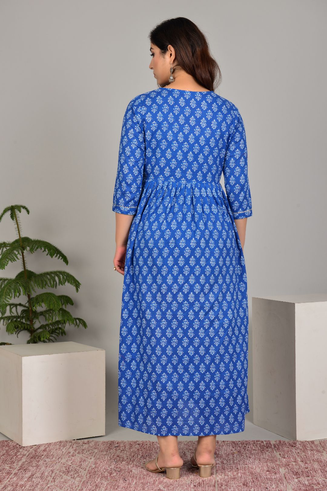 Majestic divas Cotton Blue White Buta Printed Maternity Feeding Kurta Dress with Dual Zippers
