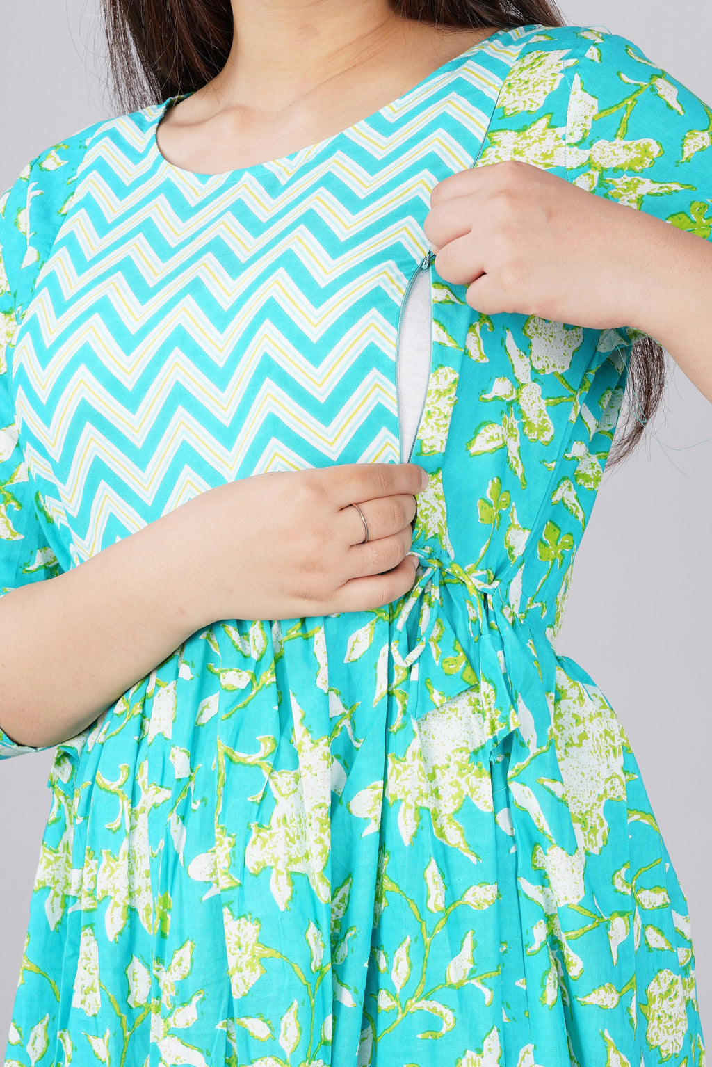 Majestic divas Cotton Aqua Blue White Floral Printed Maternity Feeding Kurta Dress with Dual Zippers