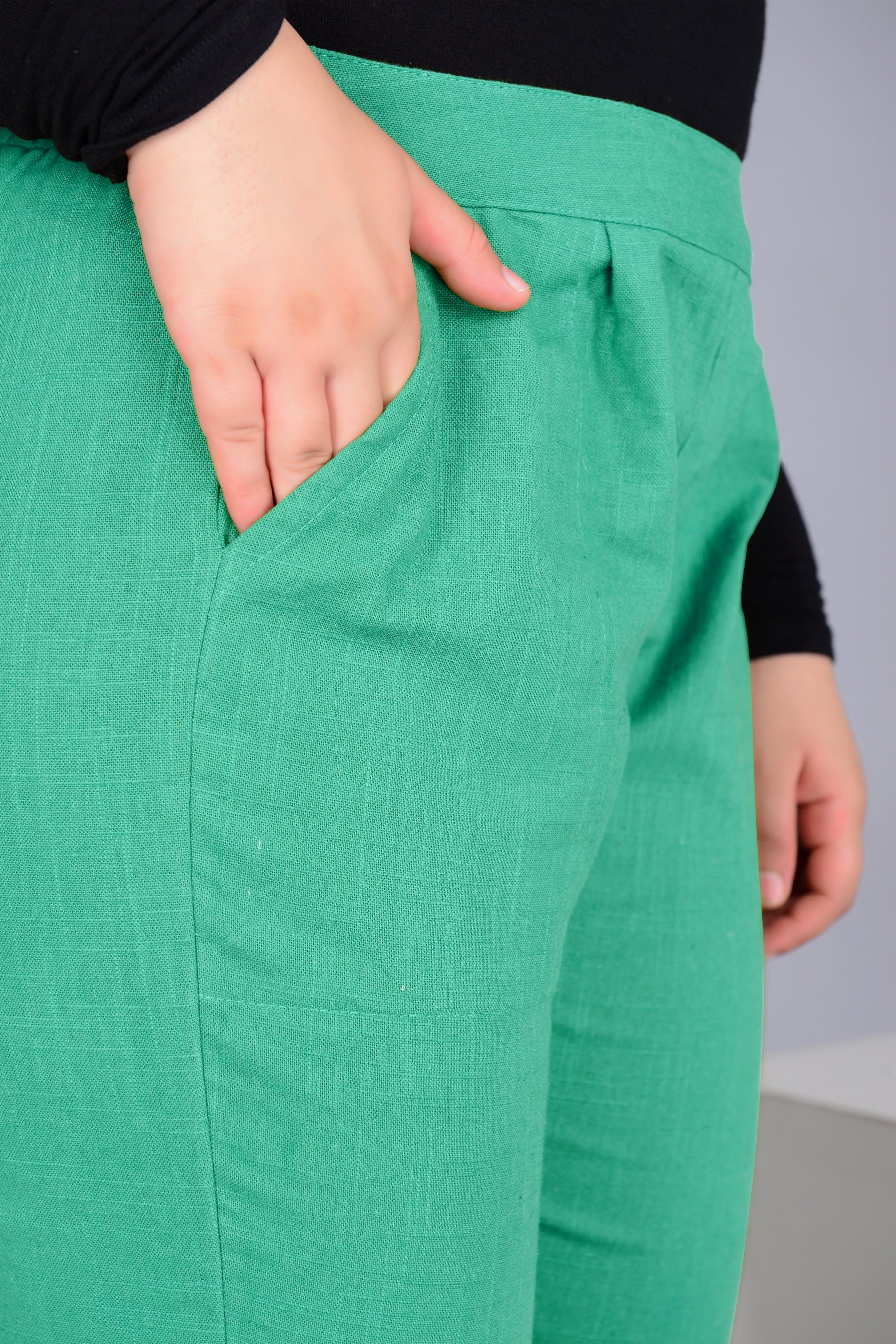 Majestic Diva's Women’s High-Waist Slim Fit Green Pant