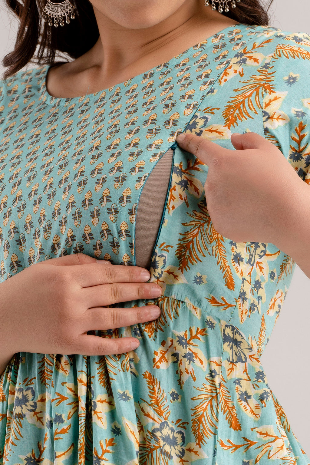 Majestic divas Cotton Pastel Sky Blue Printed Maternity Feeding Kurta Dress with Dual Zippers