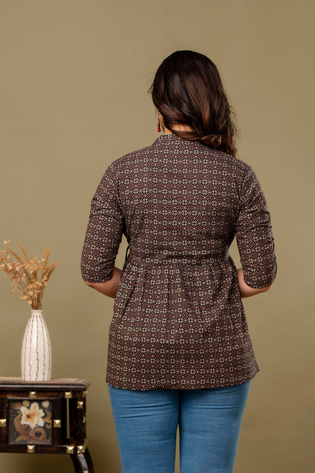 Majestic Divas Dark Brown with Beige & Rust Geometric Print