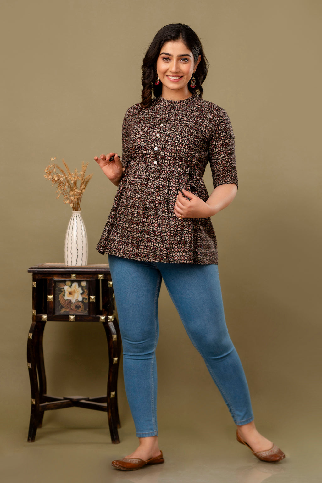 Majestic Divas Dark Brown with Beige & Rust Geometric Print