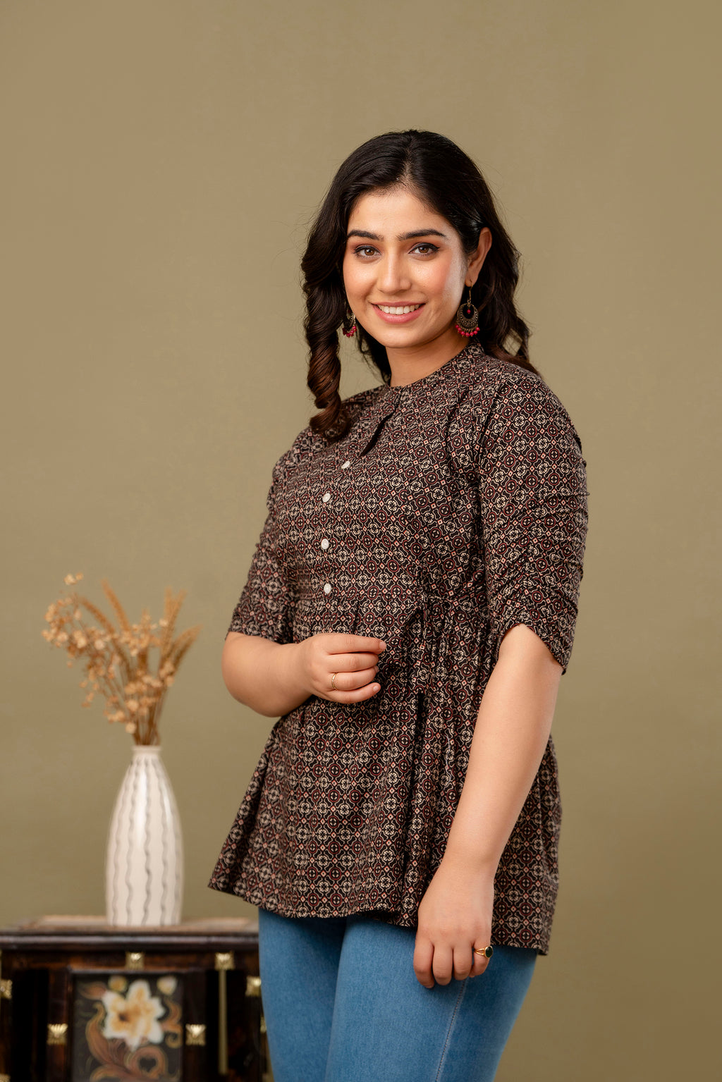 Majestic Divas Dark Brown with Beige & Rust Geometric Print