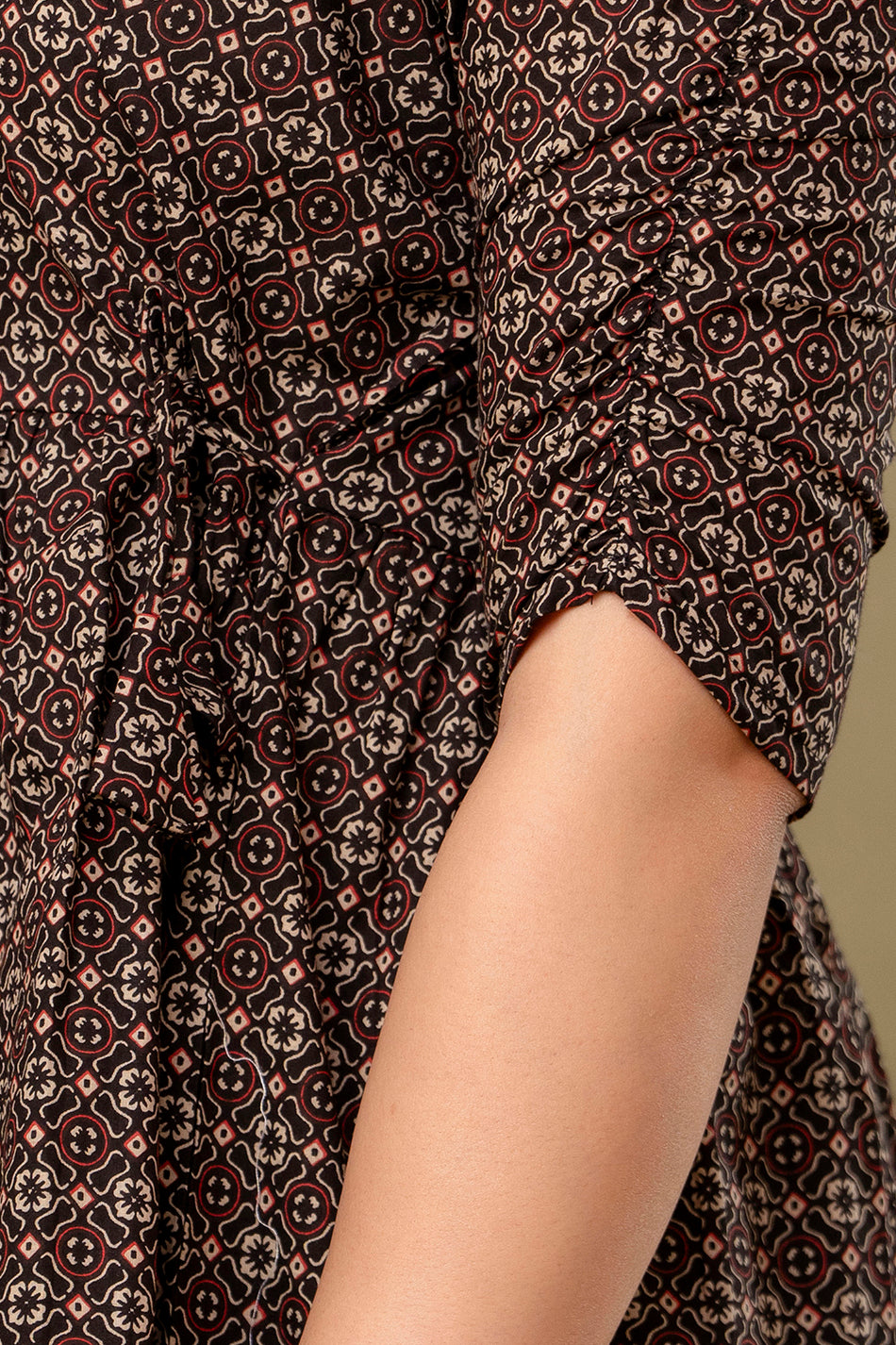 Majestic Divas Dark Brown with Beige & Rust Geometric Print