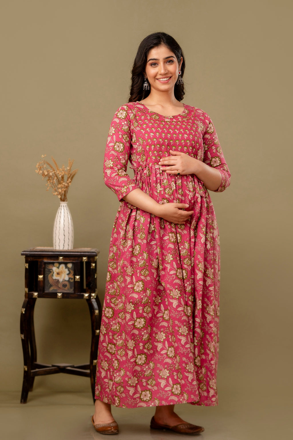 Majestic divas Cotton Rani Pink Floral Buta Printed Maternity Feeding Kurta Dress with Dual Zippers