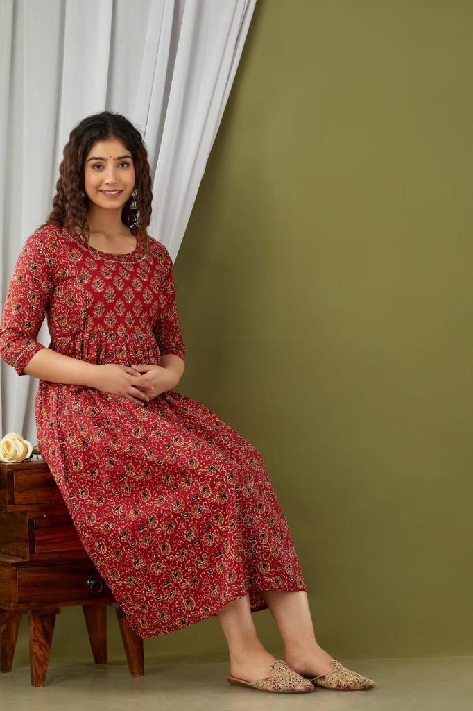 Majestic divas Cotton Brick Red Printed Floral Maternity Feeding Kurta Dress with Dual Zippers