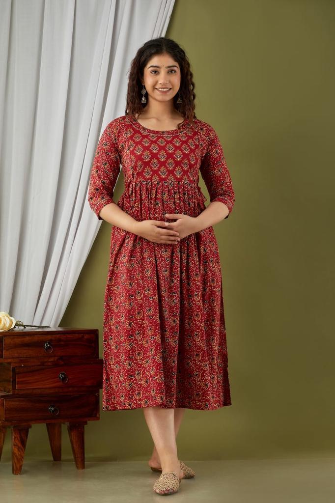 Majestic divas Cotton Brick Red Printed Floral Maternity Feeding Kurta Dress with Dual Zippers Main image