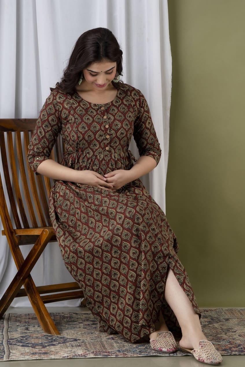 Majestic divas Cotton Maroon Printed Maternity Feeding Kurta Dress with Dual Zippers
