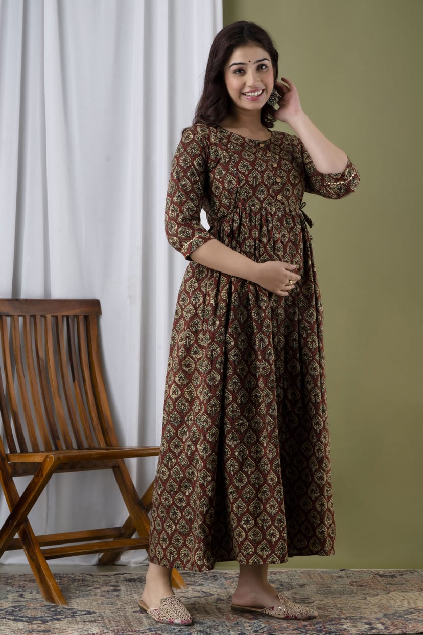 Majestic divas Cotton Maroon Printed Maternity Feeding Kurta Dress with Dual Zippers