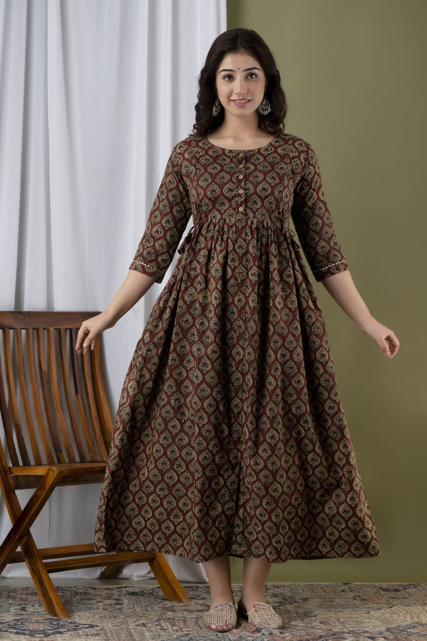 Majestic divas Cotton Maroon Printed Maternity Feeding Kurta Dress with Dual Zippers