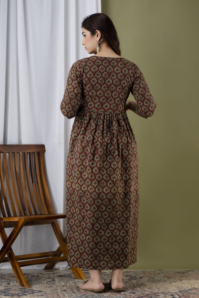 Majestic divas Cotton Maroon Printed Maternity Feeding Kurta Dress with Dual Zippers
