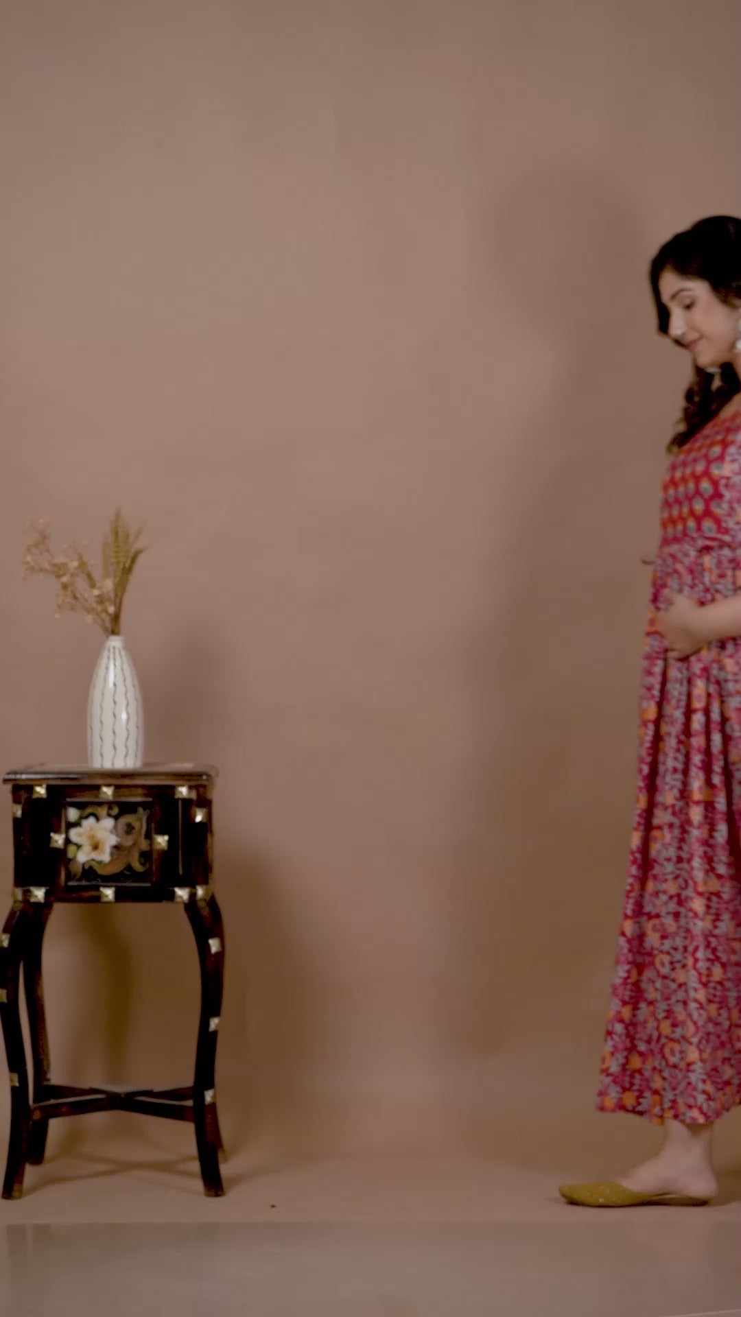 Majestic divas Cotton Red Ethnic Floral Printed Maternity & Feeding Kurta Dress with Dual Zippers