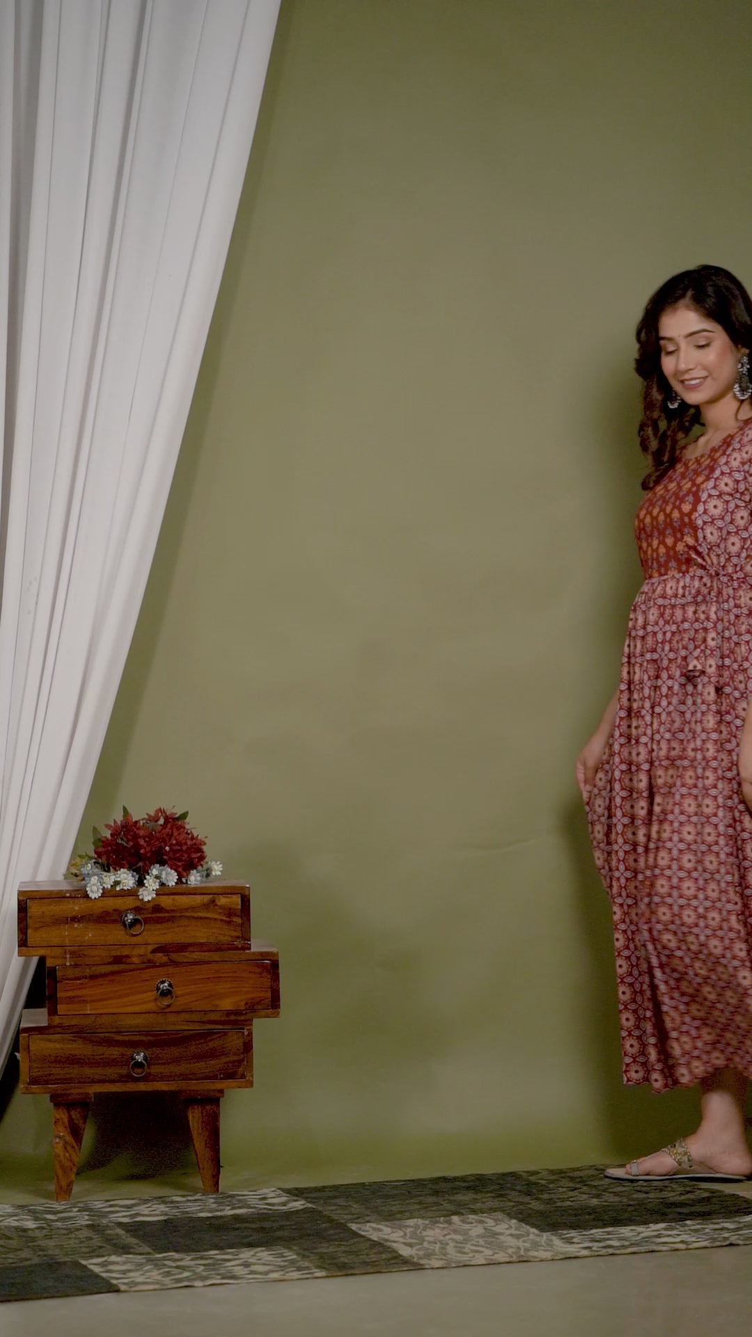 Majestic divas Cotton Rust Red Geometric Floral Printed Maternity Feeding Kurta Dress with Dual Zippers